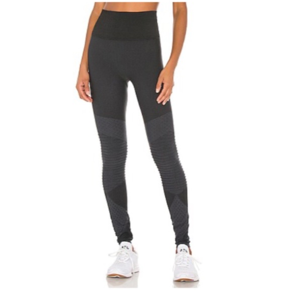 SPANX Look At Me Now Seamless Moto Leggings Very Black Size Medium - Picture 2 of 9